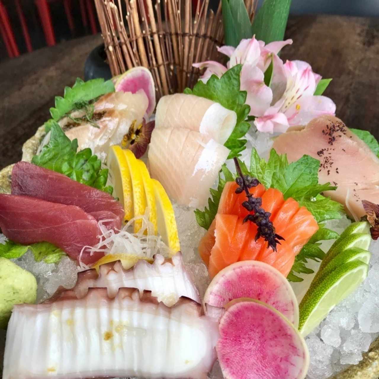 CHEF'S COMBINATIONS - SASHIMI SAMPLER