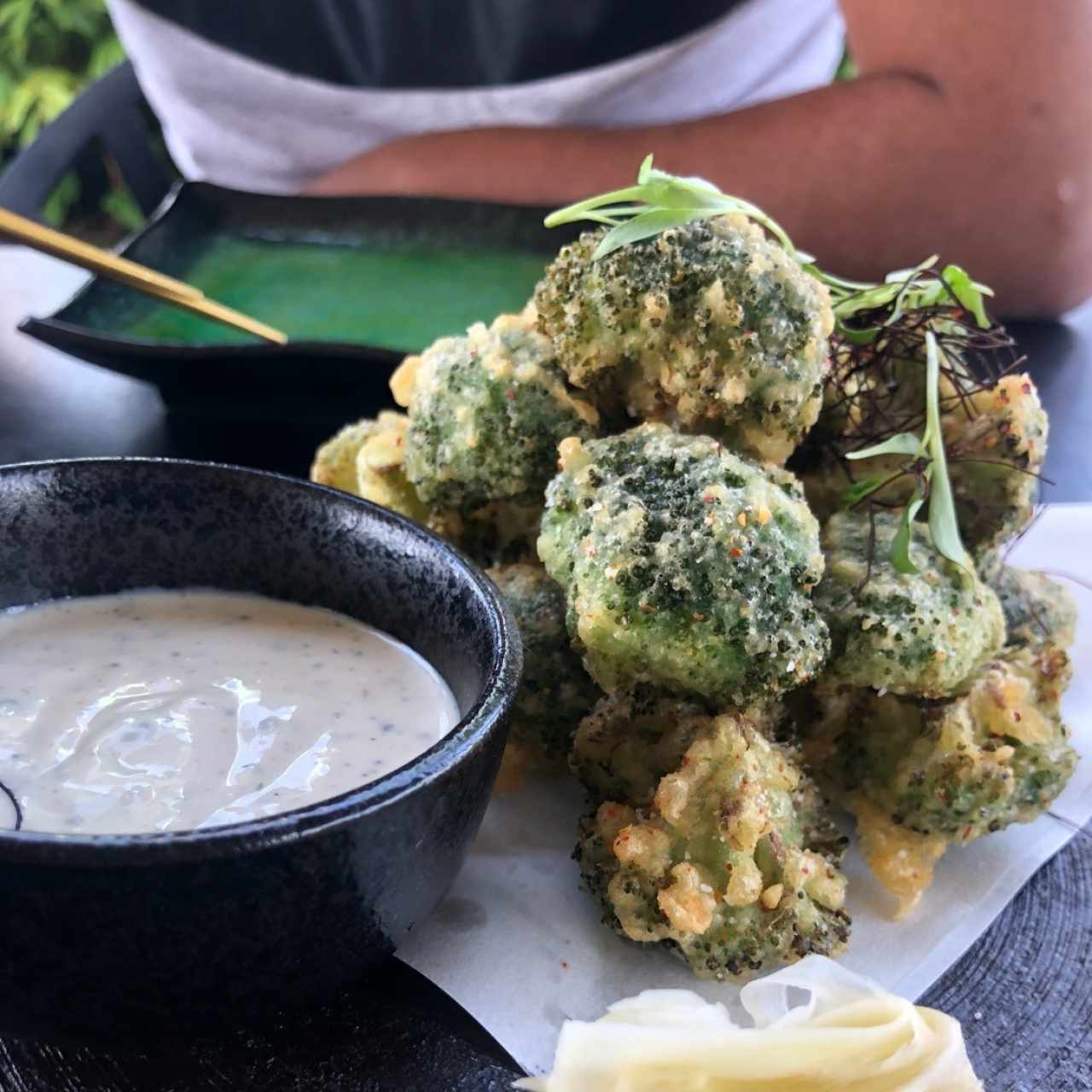 HOT - BROCCOLI TEMPURA