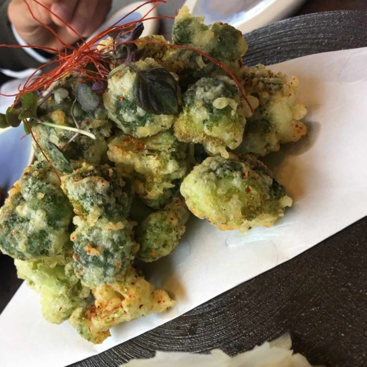 HOT - BROCCOLI TEMPURA