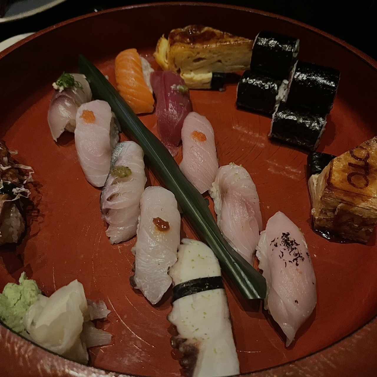 CHEF'S COMBINATIONS - SUSHI SAMPLER