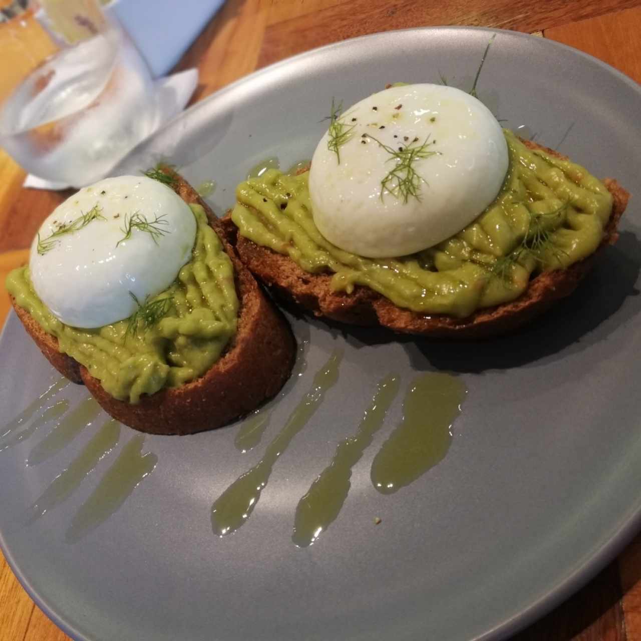 tostadas de aguacate