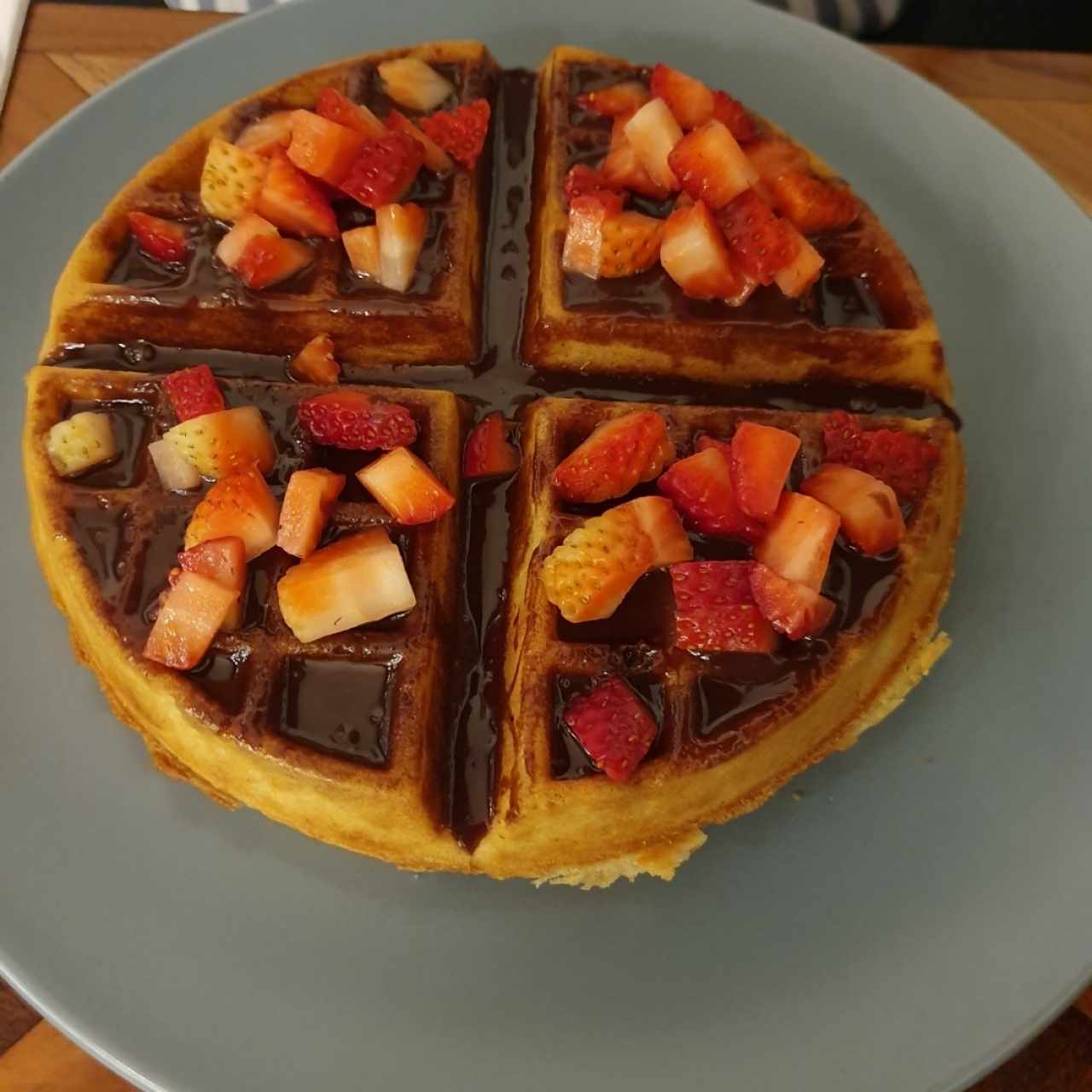 Waffles con nutella y fresas