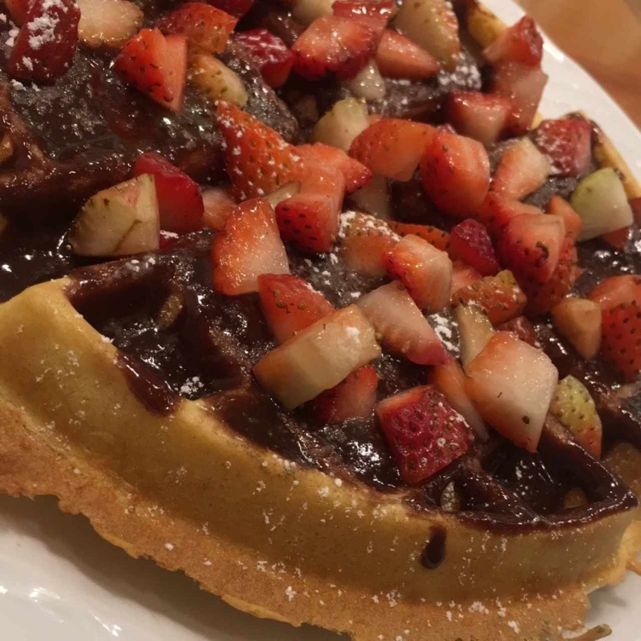 waffle nutella y fresas