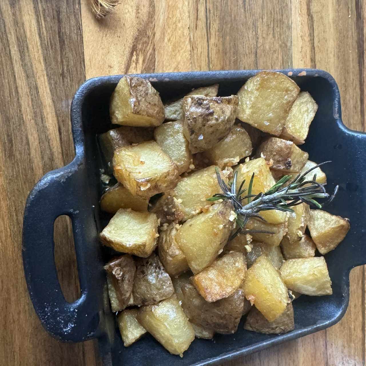 Patatas Santa Rita con ajo y romero