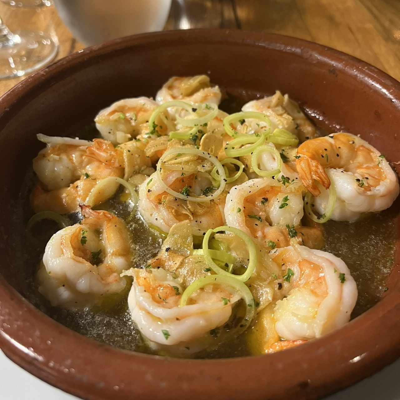 Camarones al ajillo