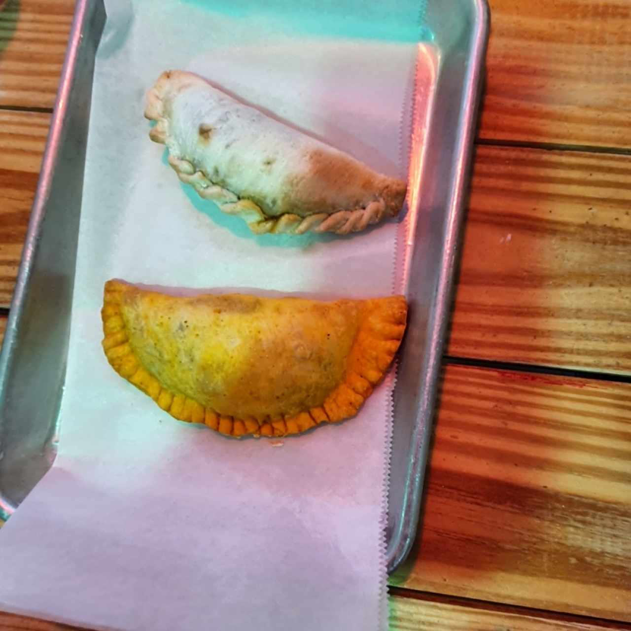 empanadas de pulpo y pullpork 3$ cada una