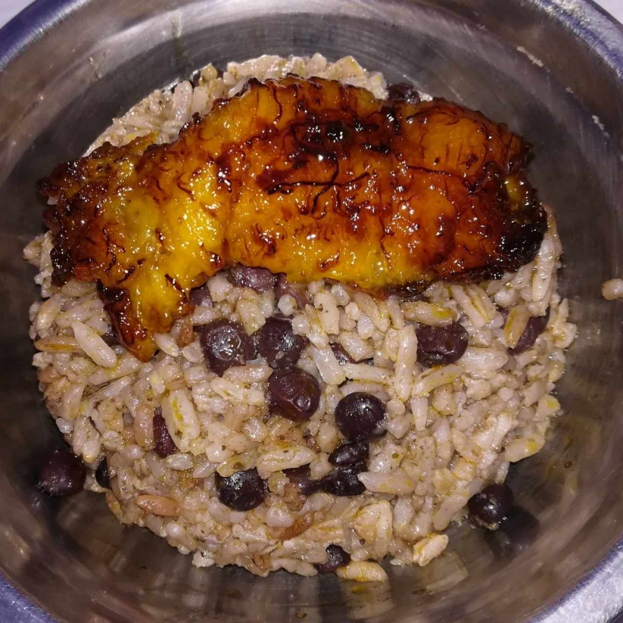 Arroz con guandú y coco / platano