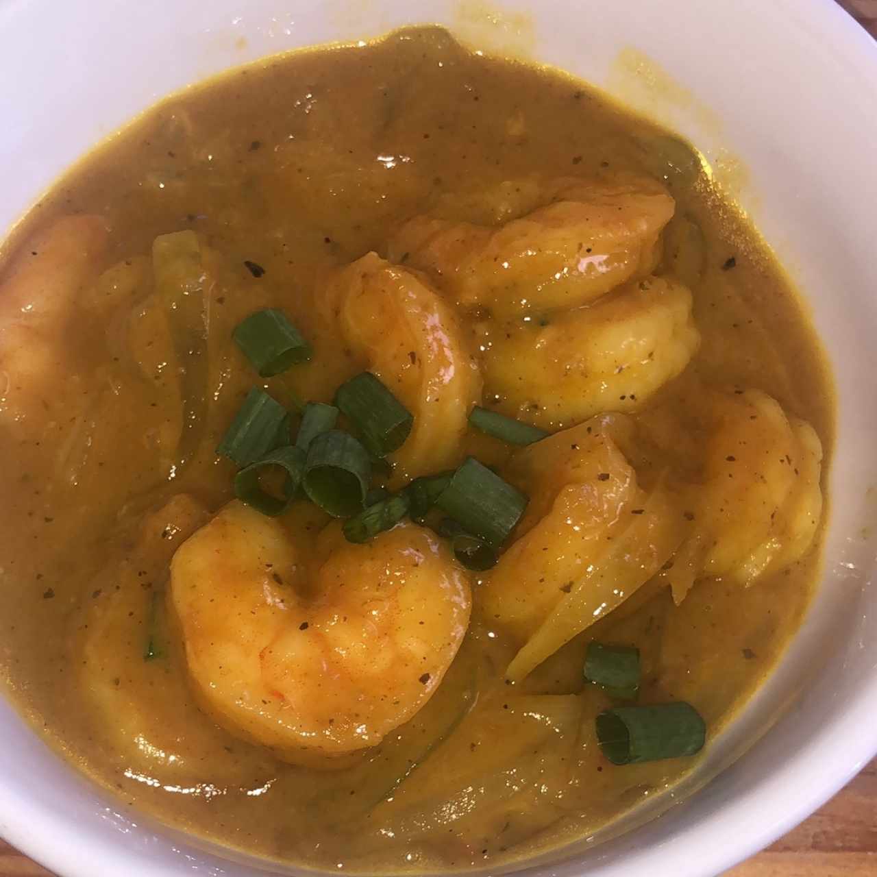 Camarones con salsa de coco y curry 