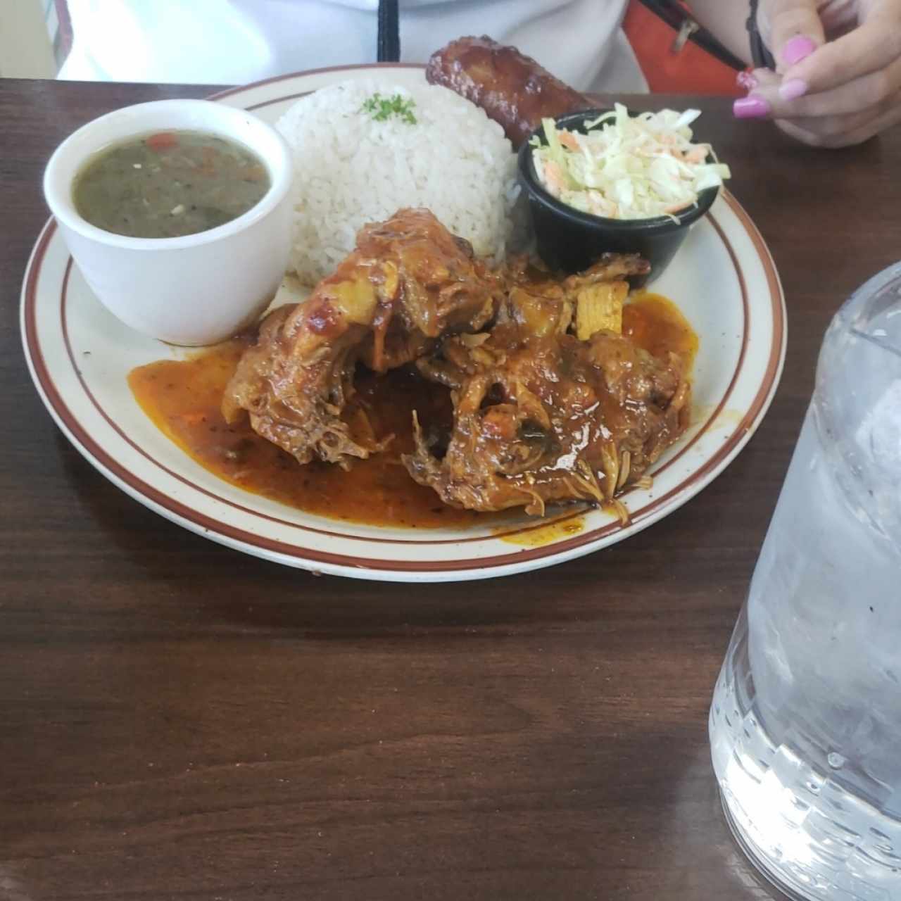 gallina de patio guisada con lentejas  y plátano en tentación 