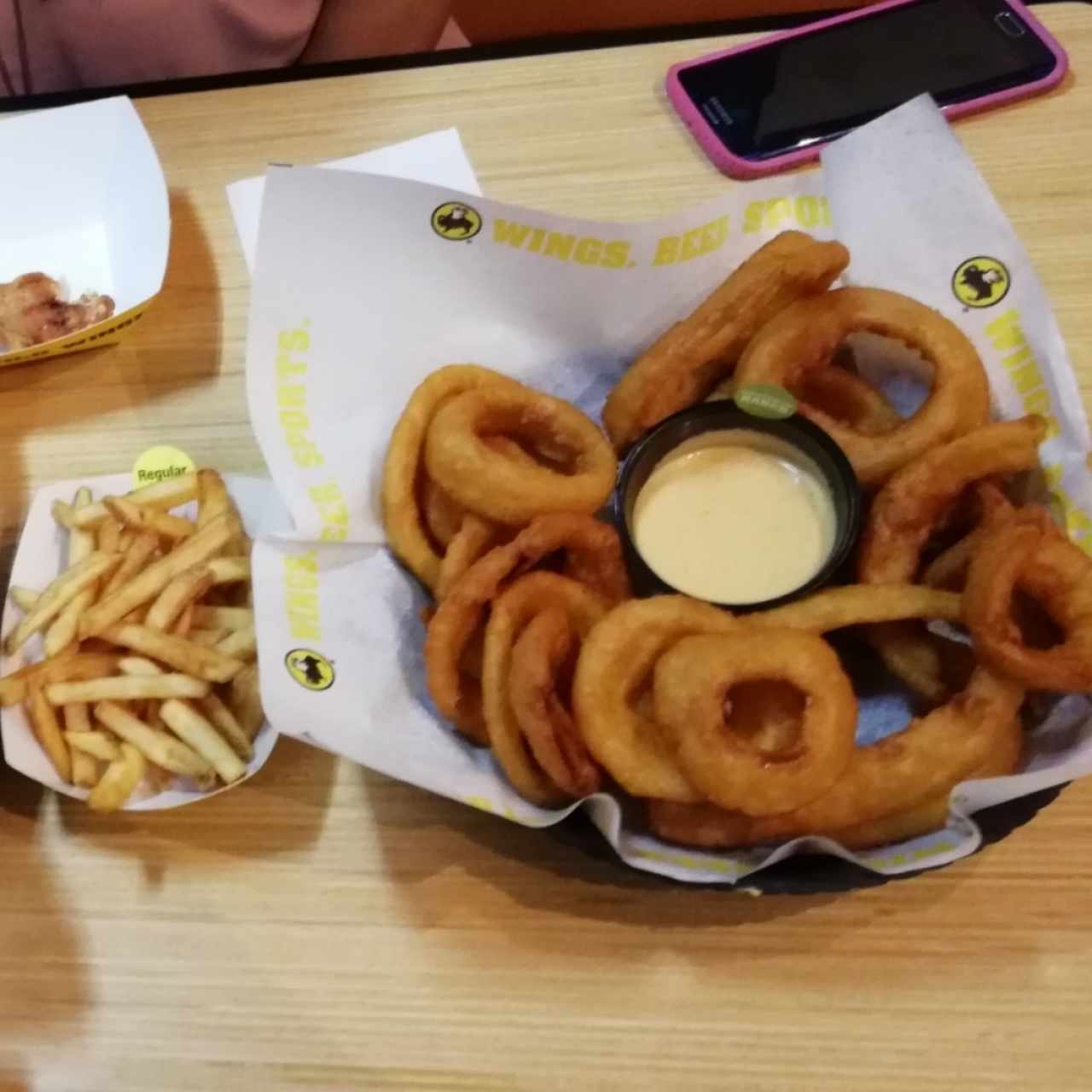 sides -- onion rings/papas fritas