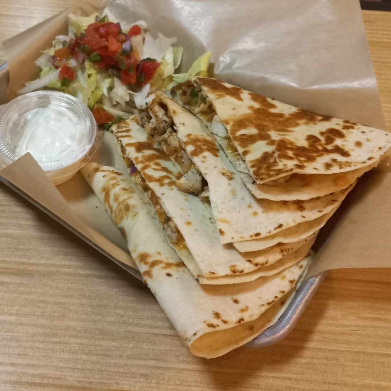 Para Compartir - Chicken Quesadilla