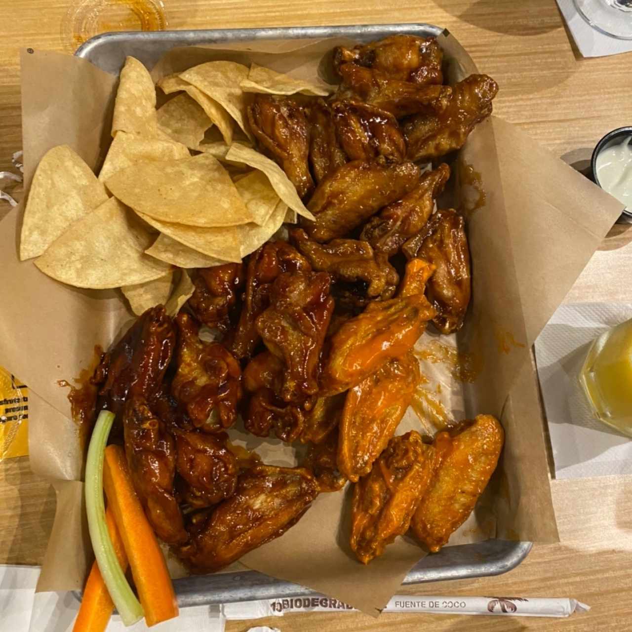 Wings con Salsa Teriyaki x Buffalo x BBQ