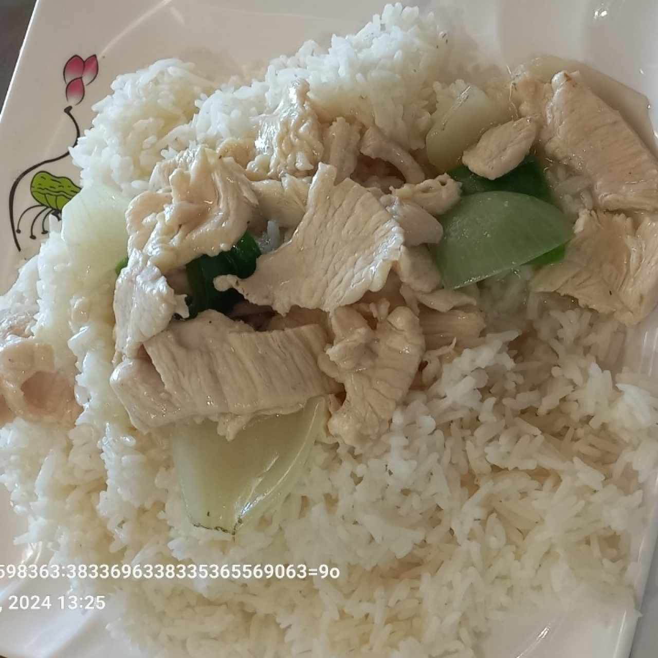 pollo con vegetales y arroz blanco