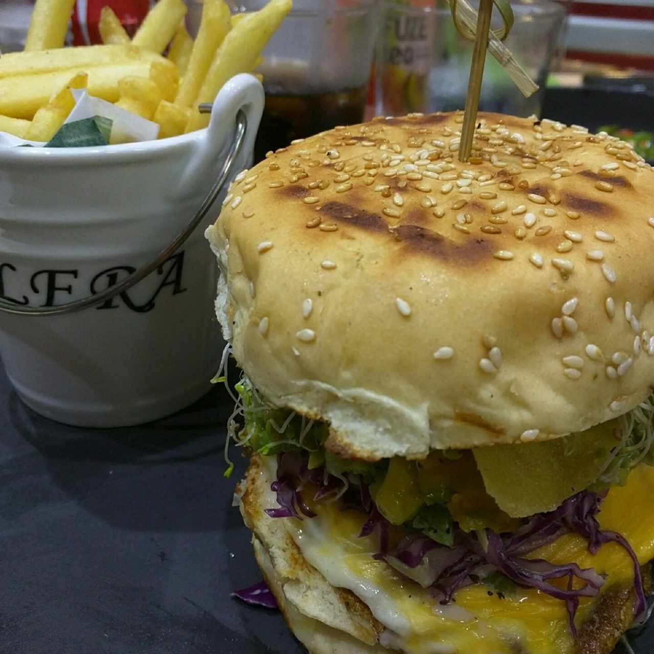 Hamburguesa Caraqueña