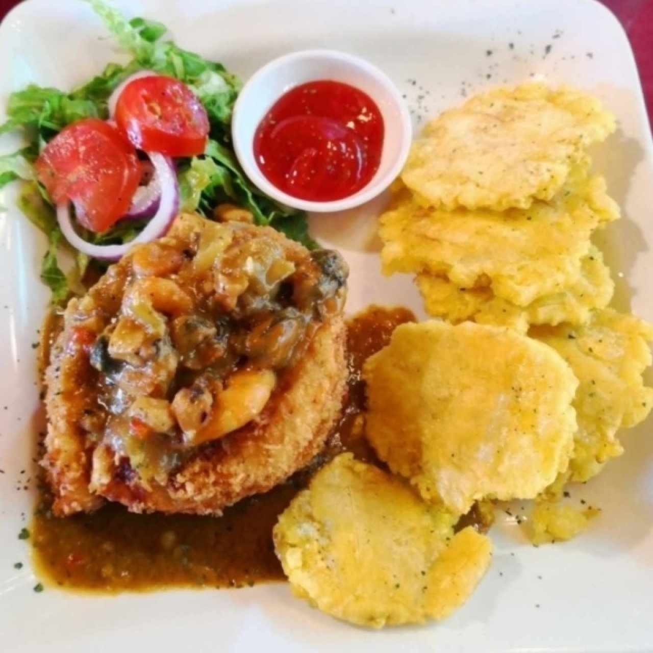 corvina rellena con patacones