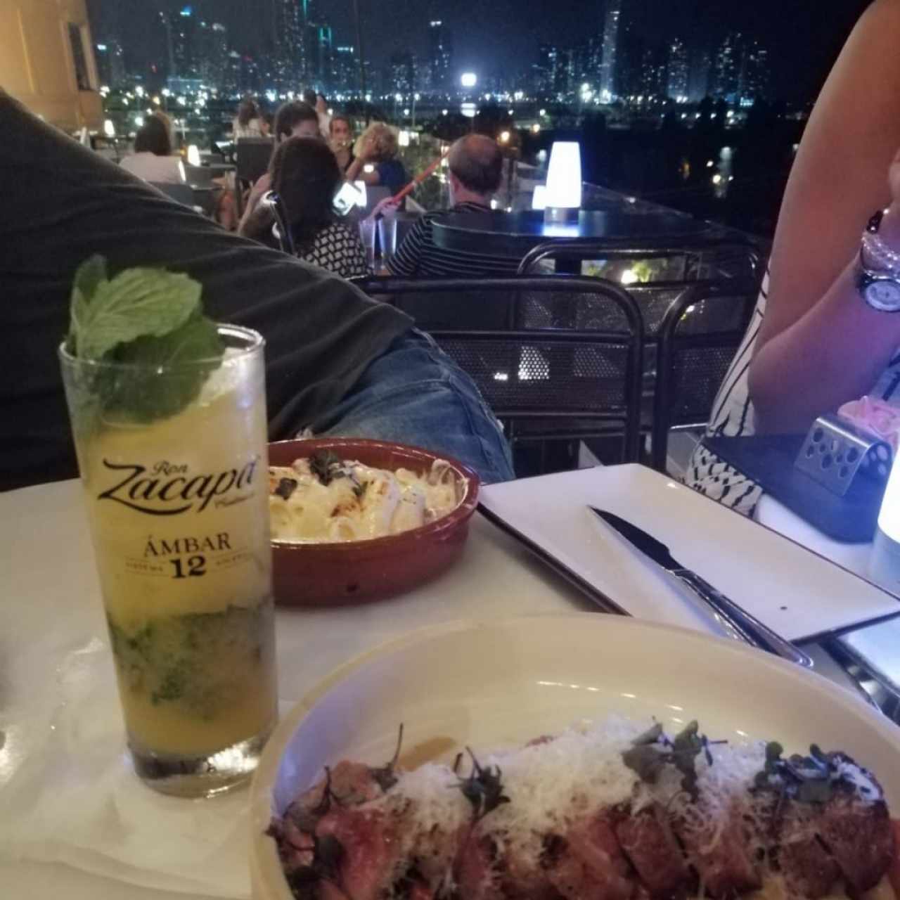 Entraña y mojito maracuya 