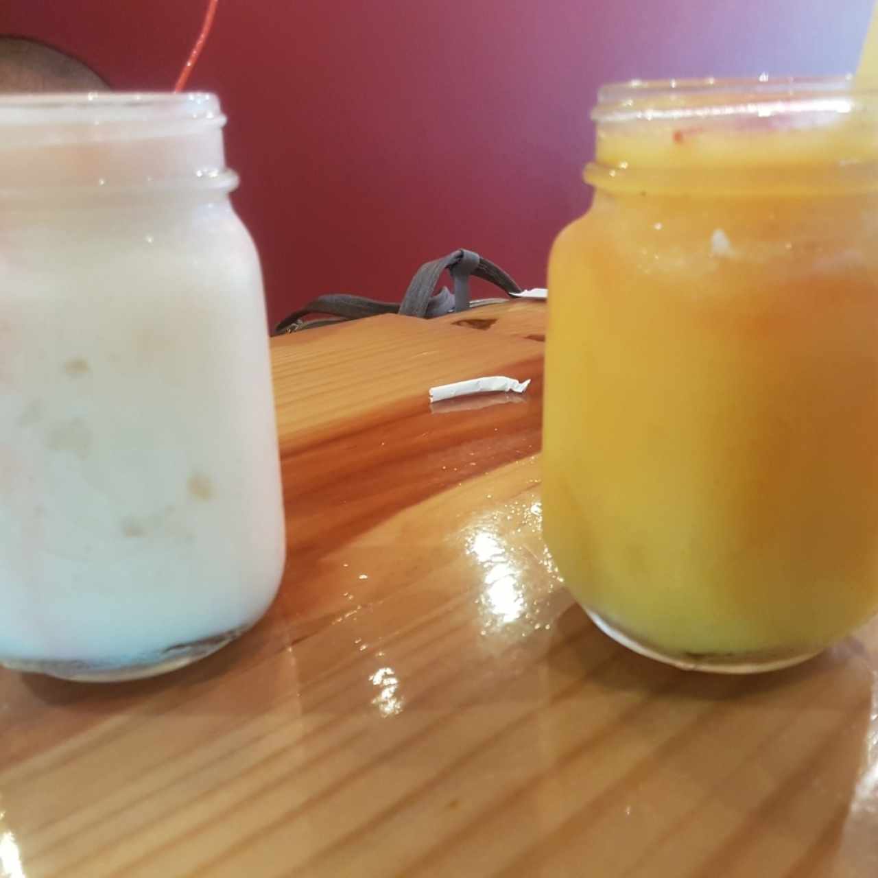 Limonada de Coco y jugo de maracuyá