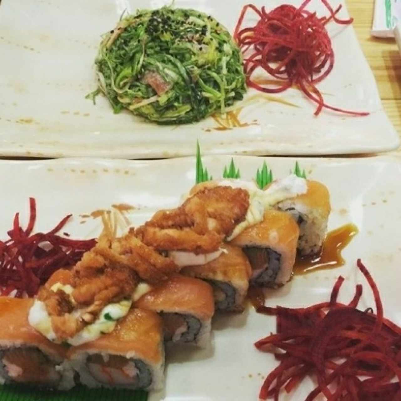 Wakame Salad y Canal de Panamá Roll