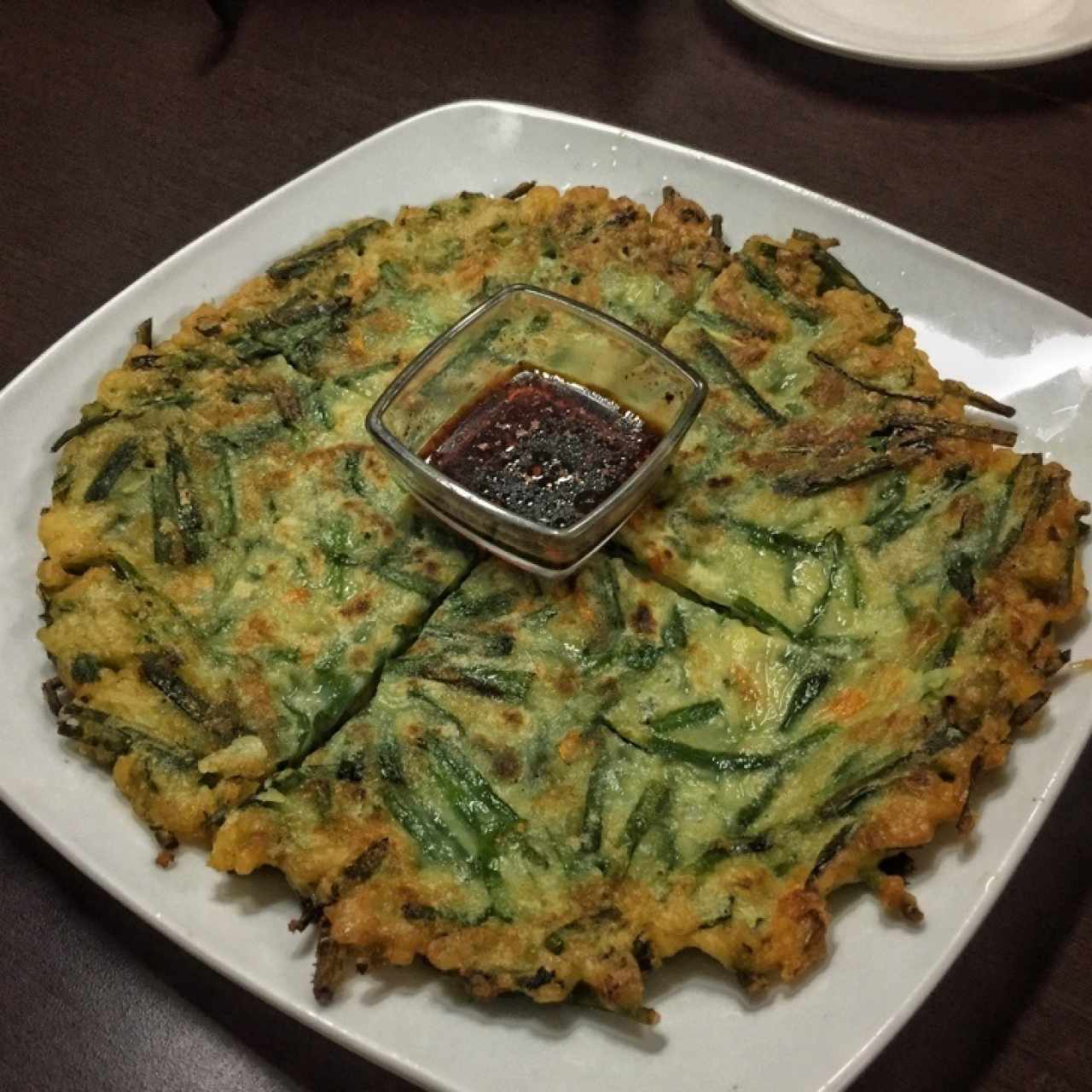 Pajeon - pancake relleno de cebollina, papas y zanahoria