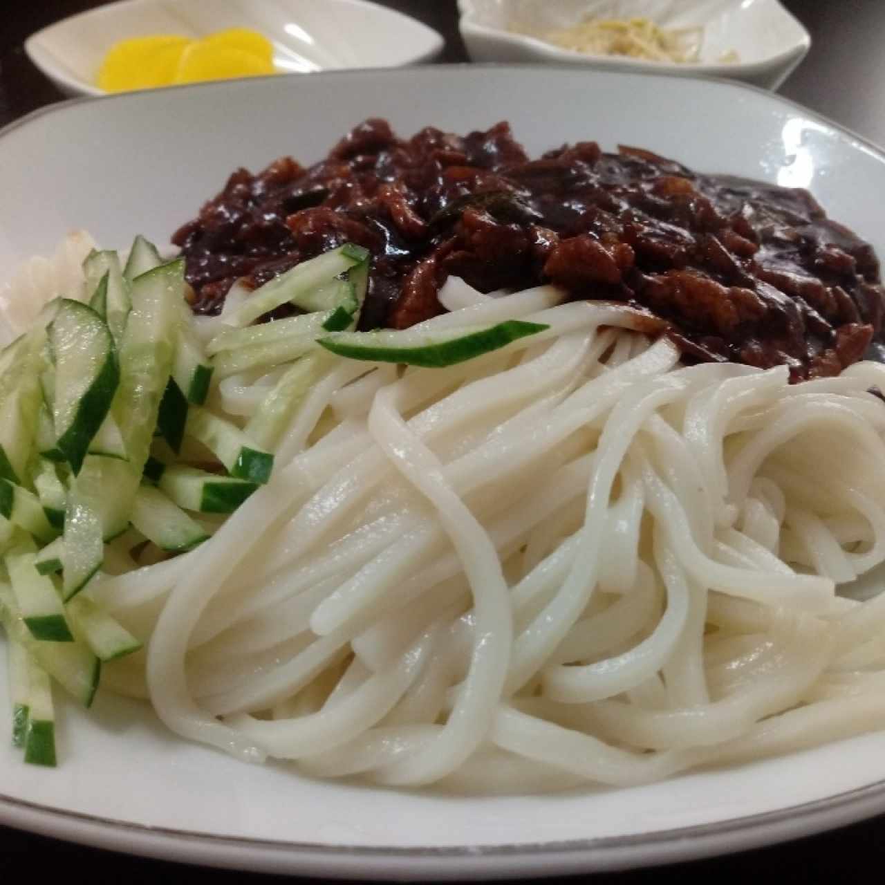 Jjajangmyeon (짜장면)