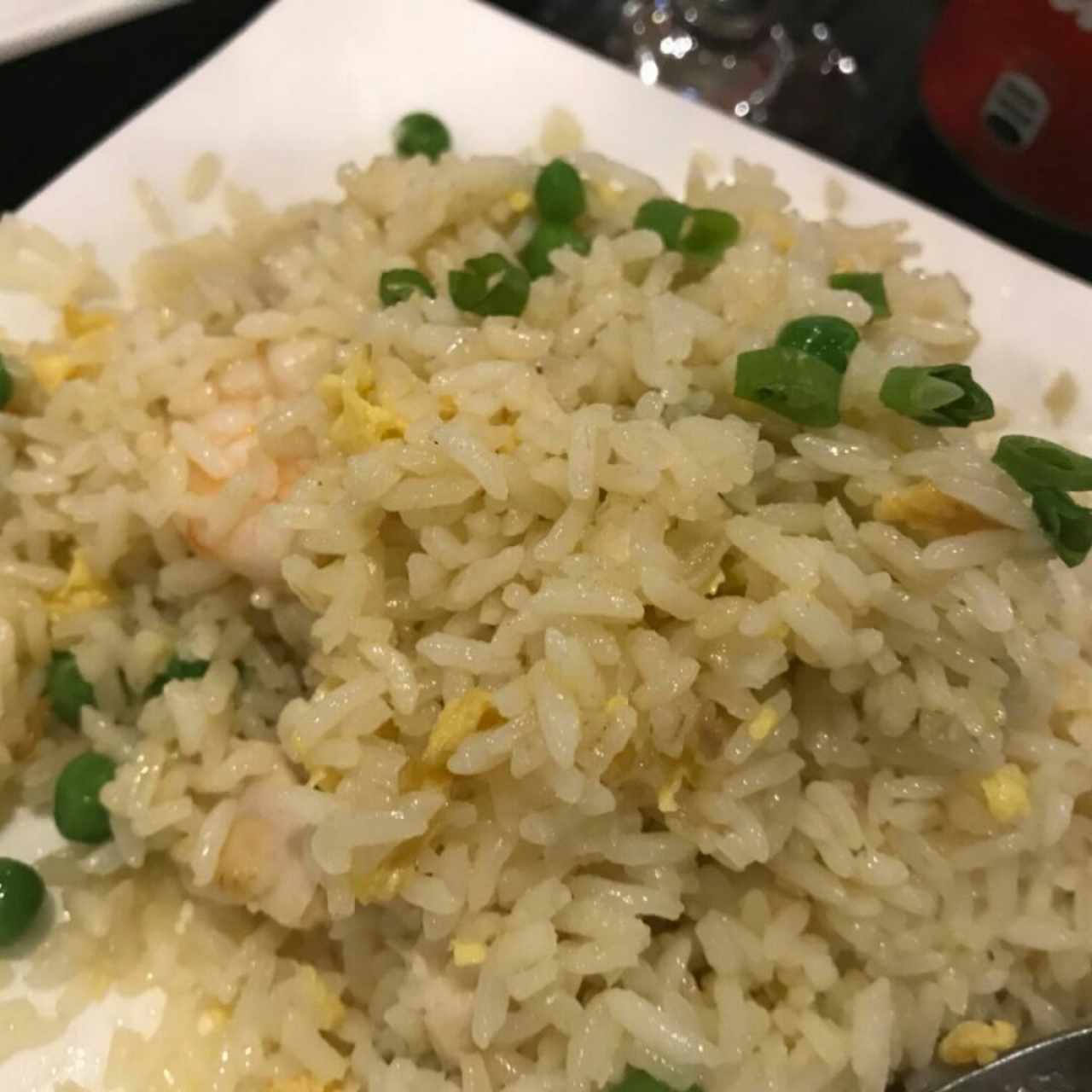 Arroz con pollo y camarones