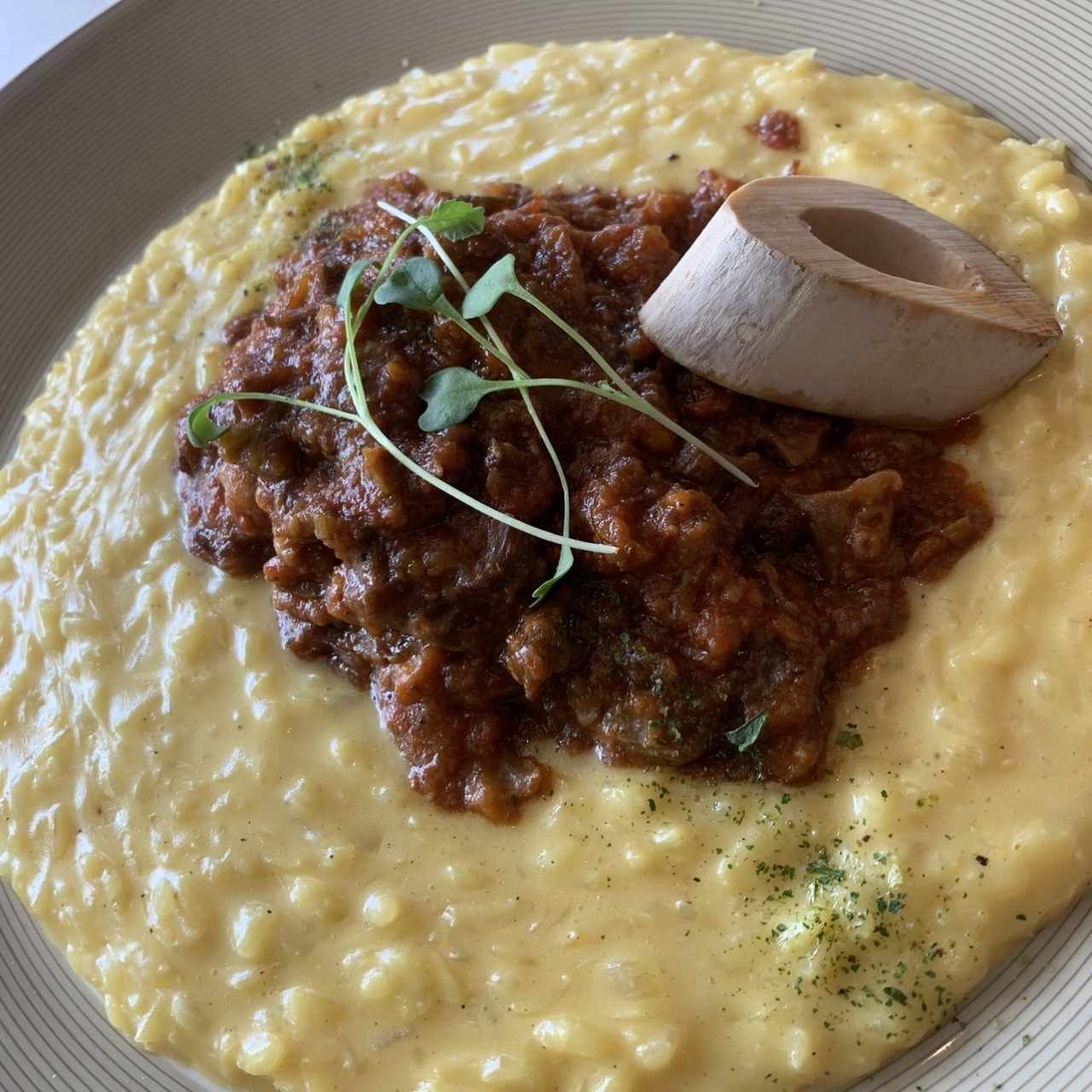 Ossobuco Con Rissoto Alla Milanese