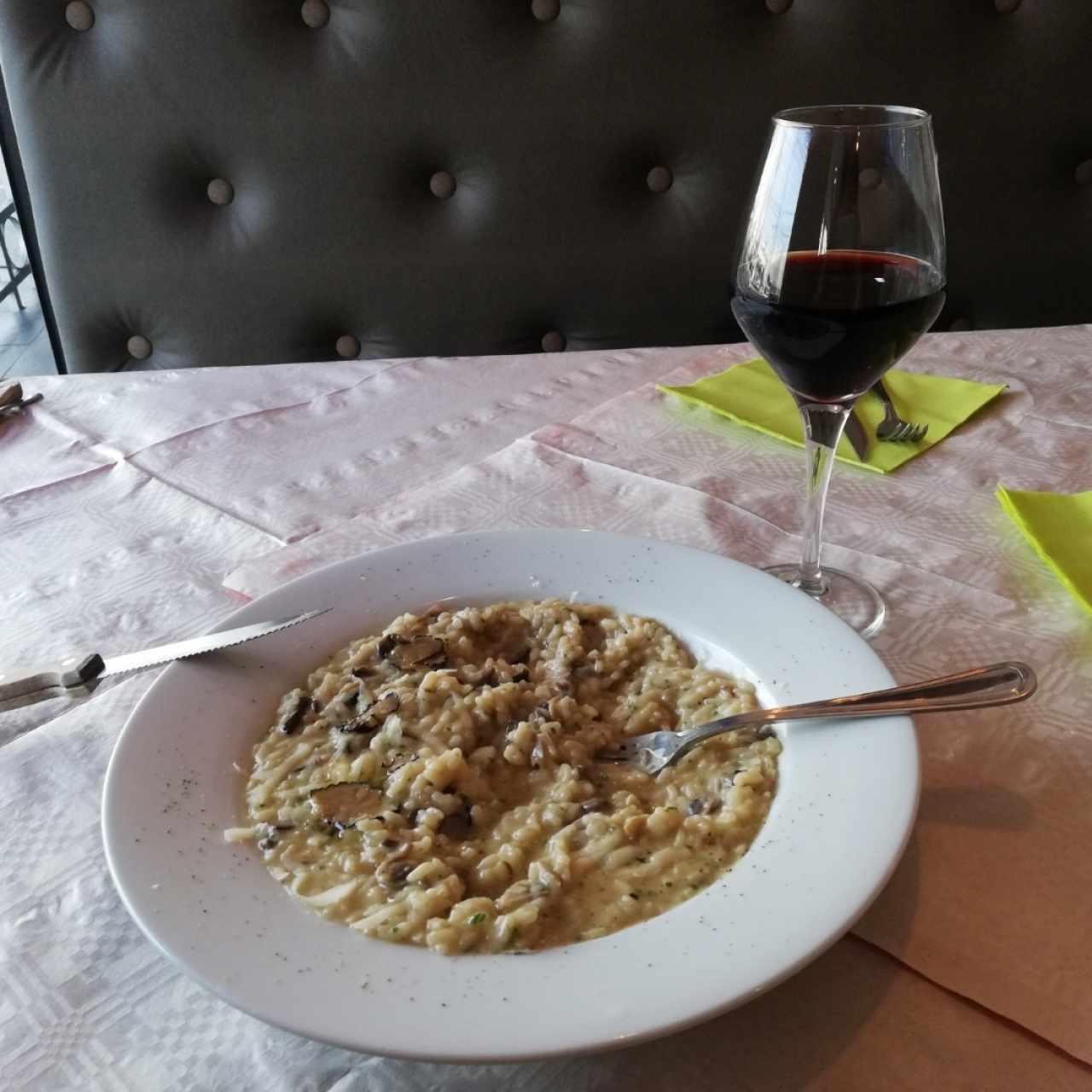 Risotto con hongos frescos y carpaccio de trufa