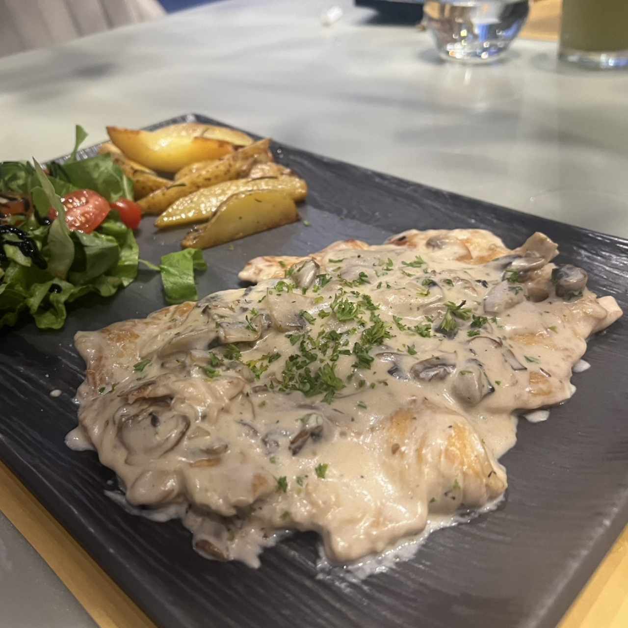 Filetto di Pollo con Funghi Freschi