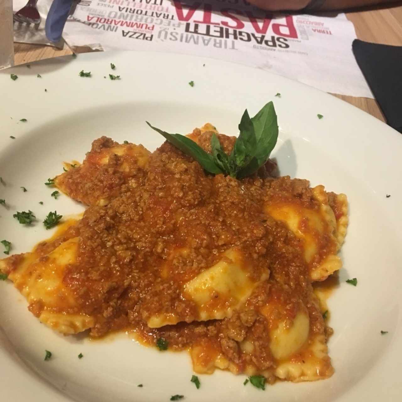 Ravioli en Salsa Bolognesa