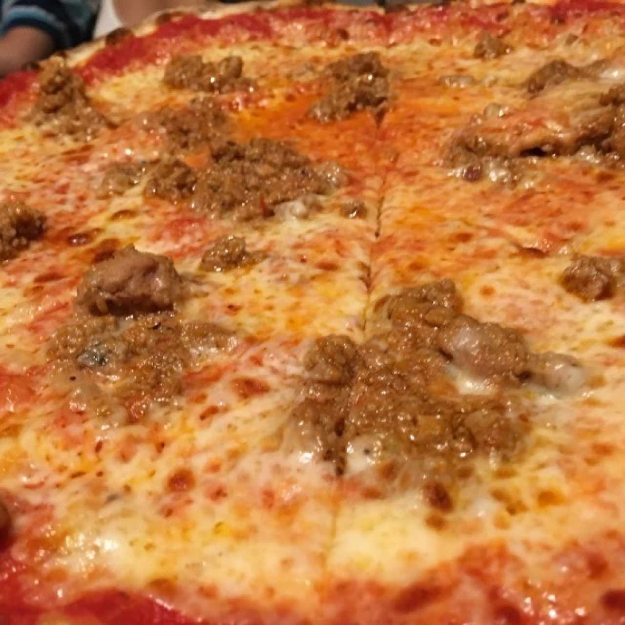 Pizza bolognese