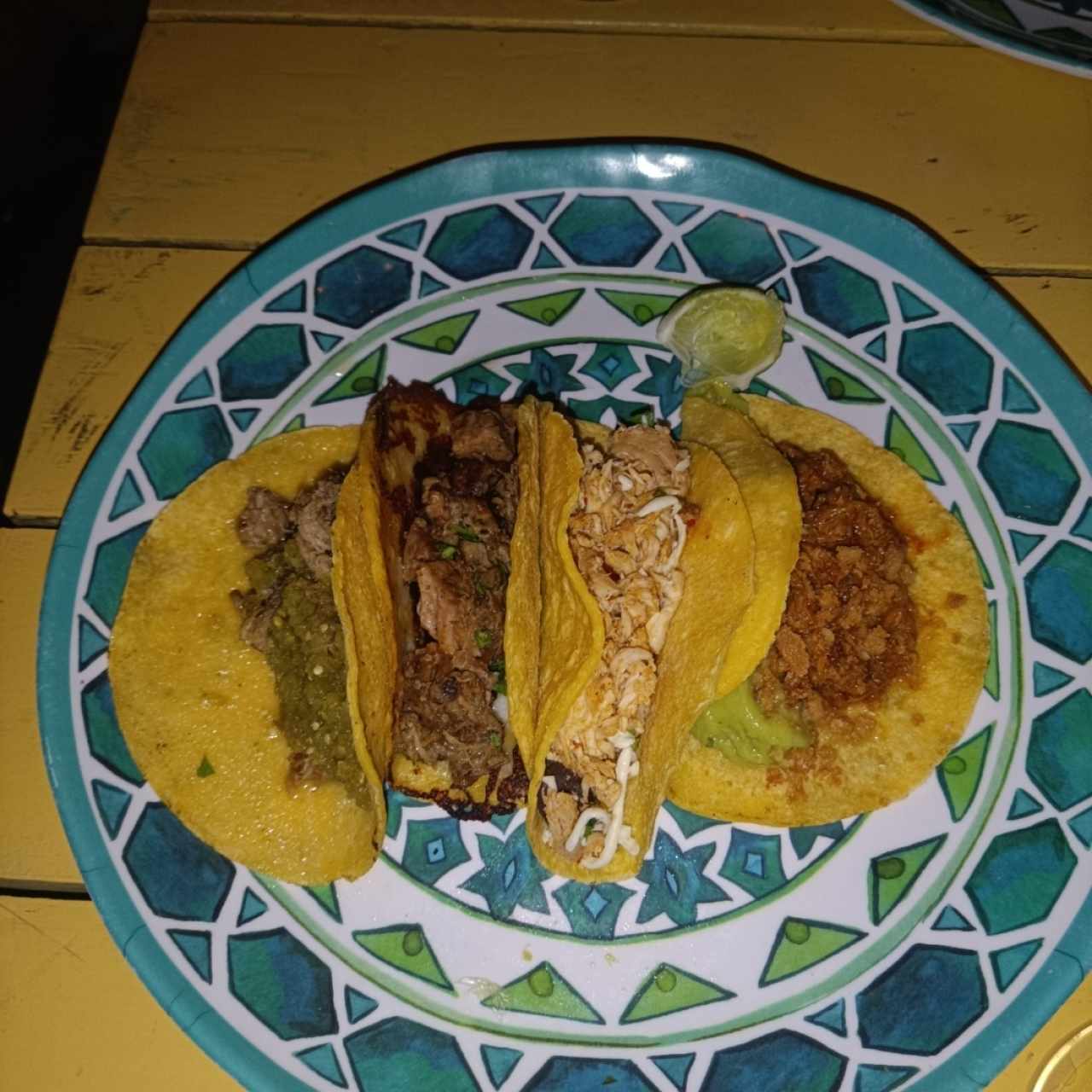 4 TACOS POR $10 - Cochinillo