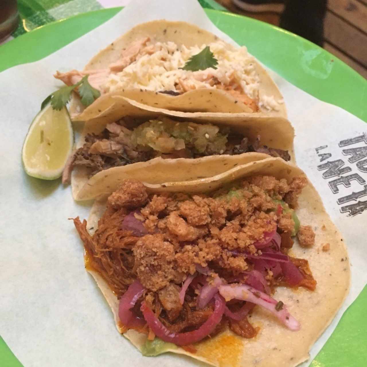 tacos, carne, cochinito y pescado