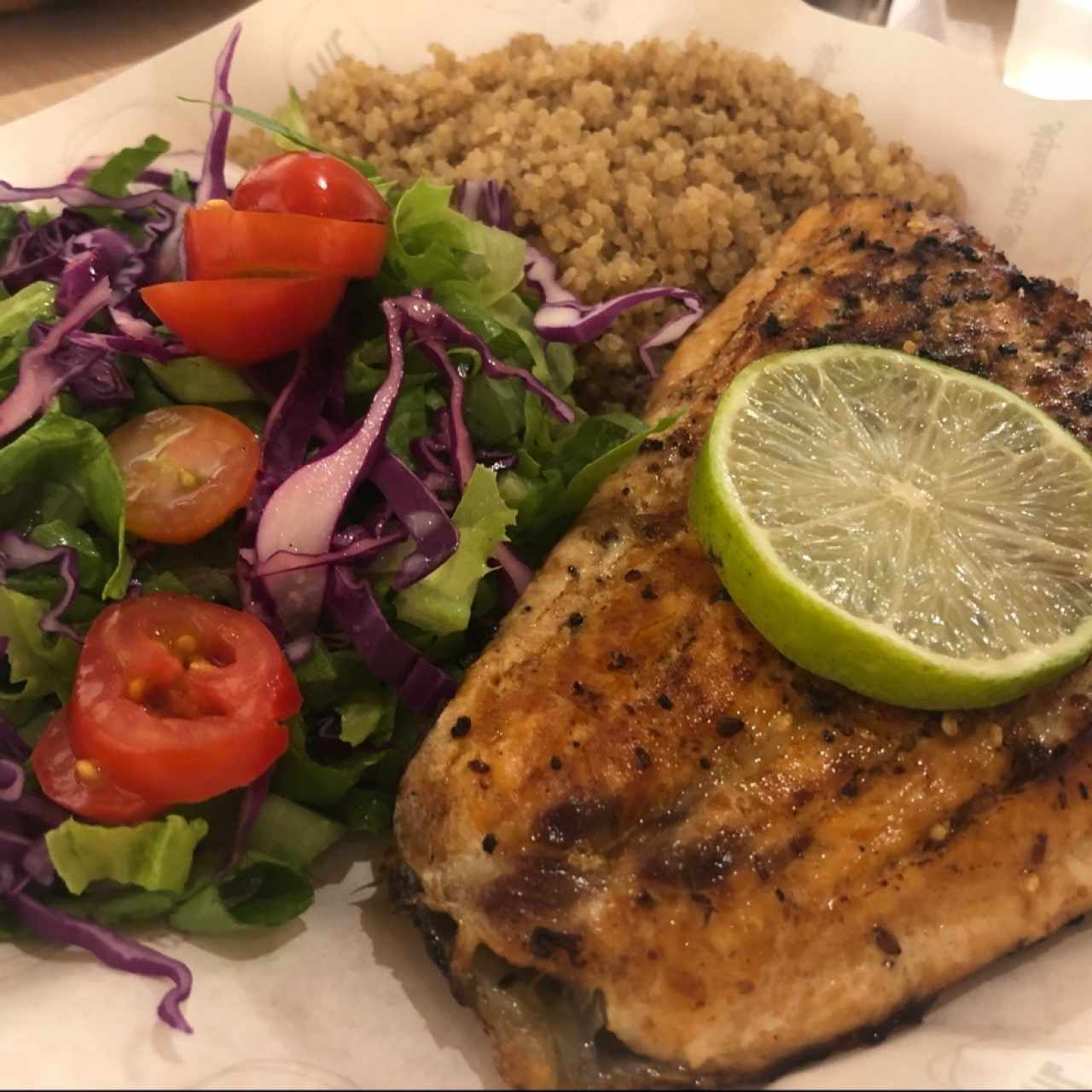 Salmon a la plancha con quinoa