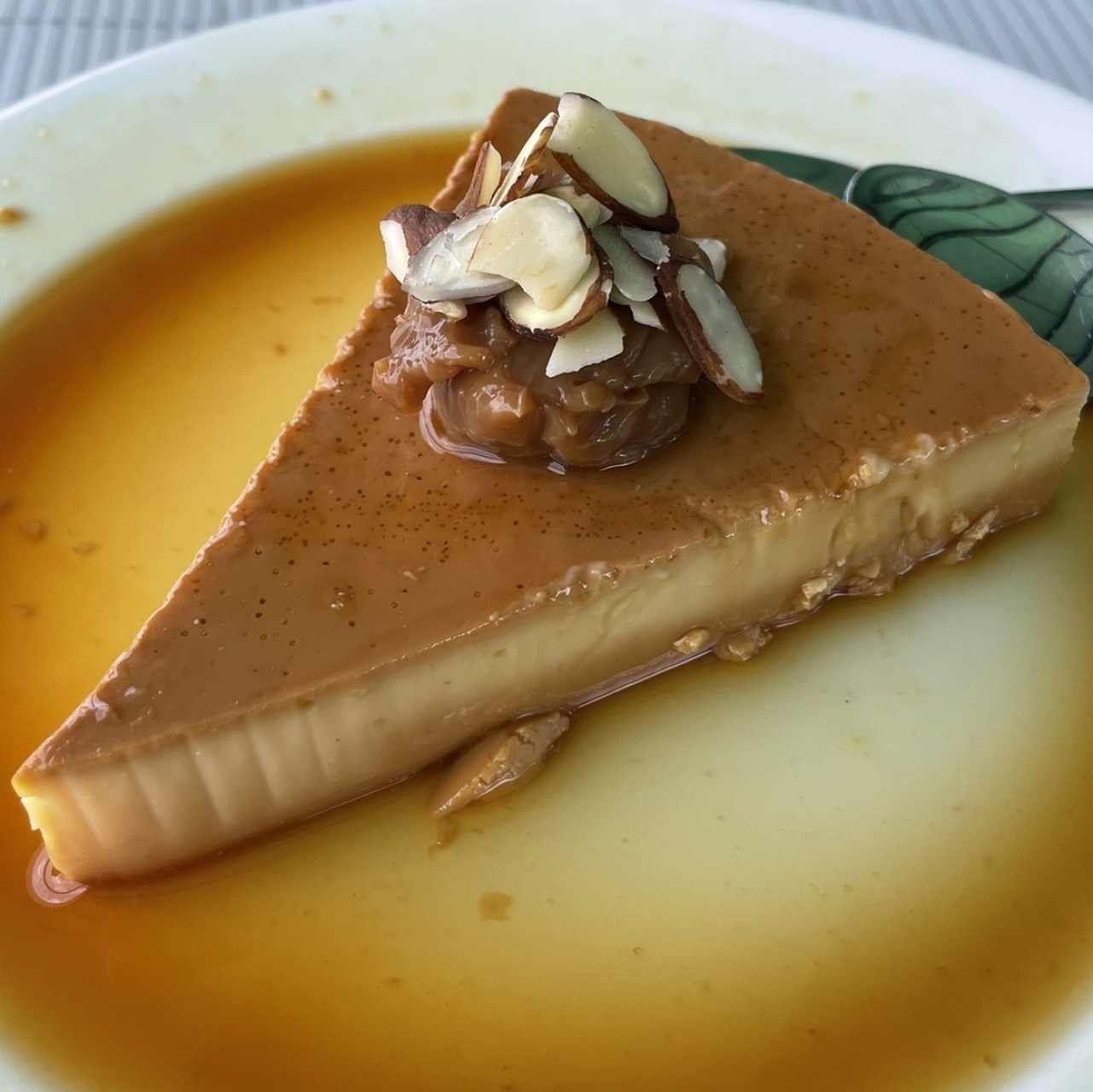 Flan casero con dulce de leche