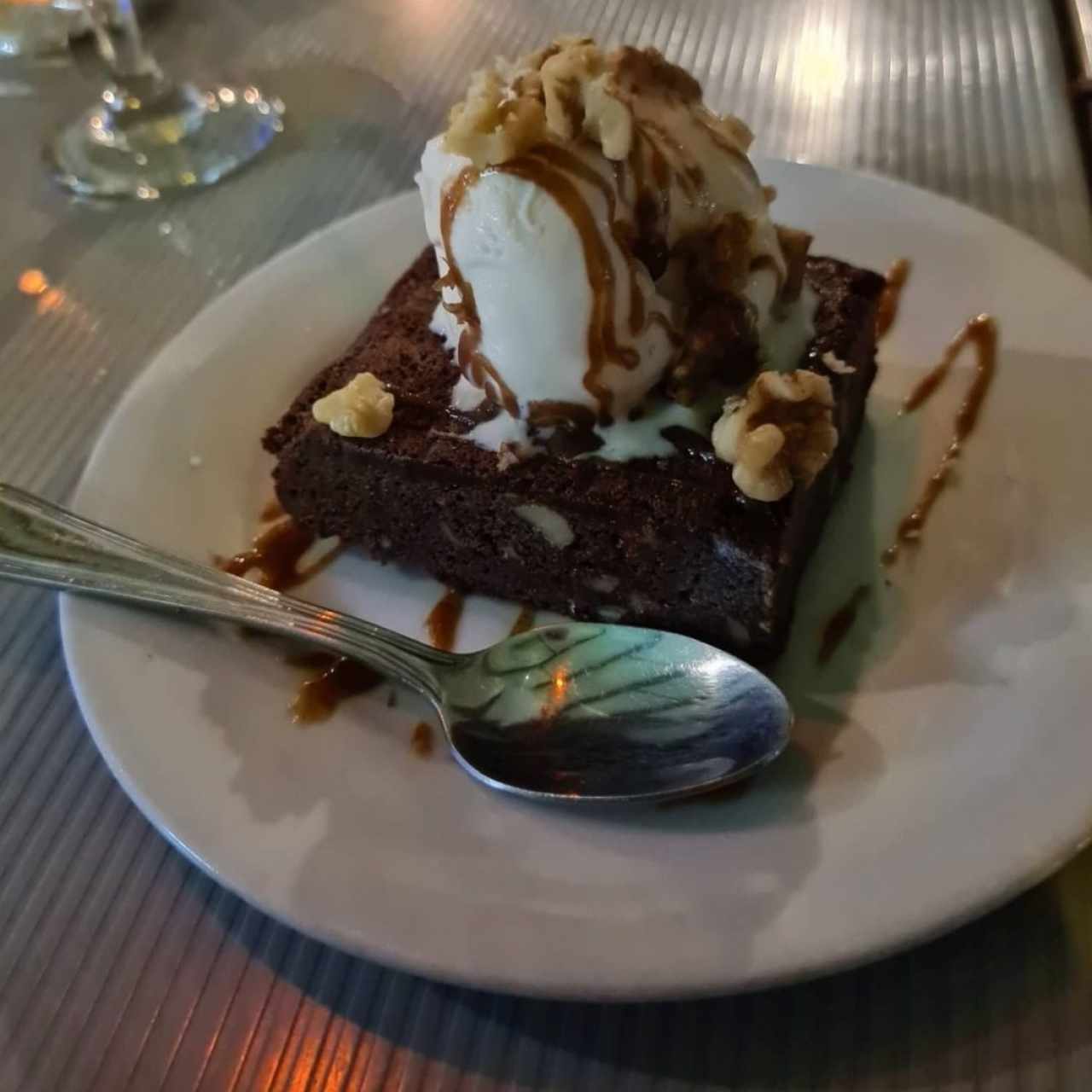 Postres - Brownie con helado