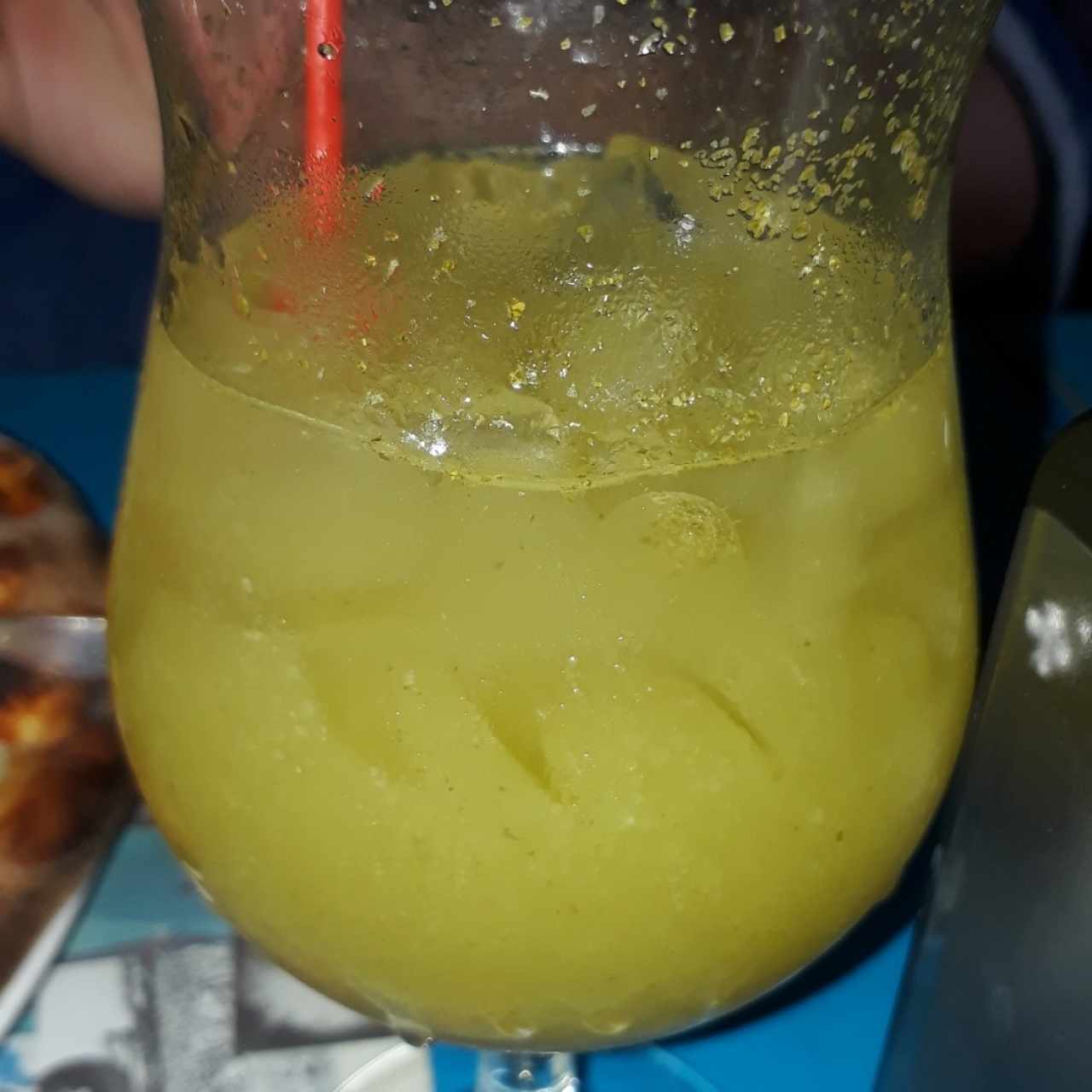 limonada con hierba buena