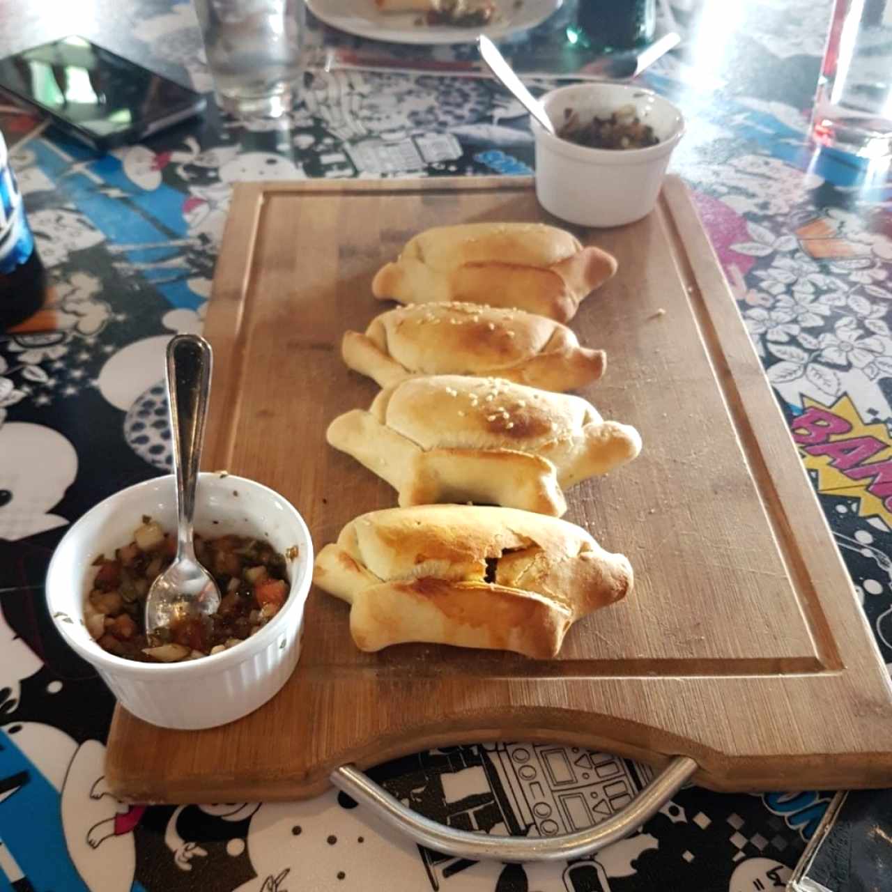 Empanadas Bravas de pollo.