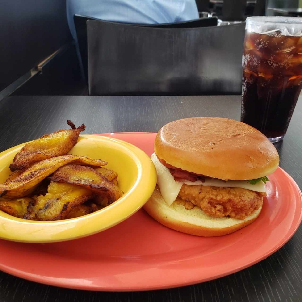 Crispy BLT con plátano maduro 