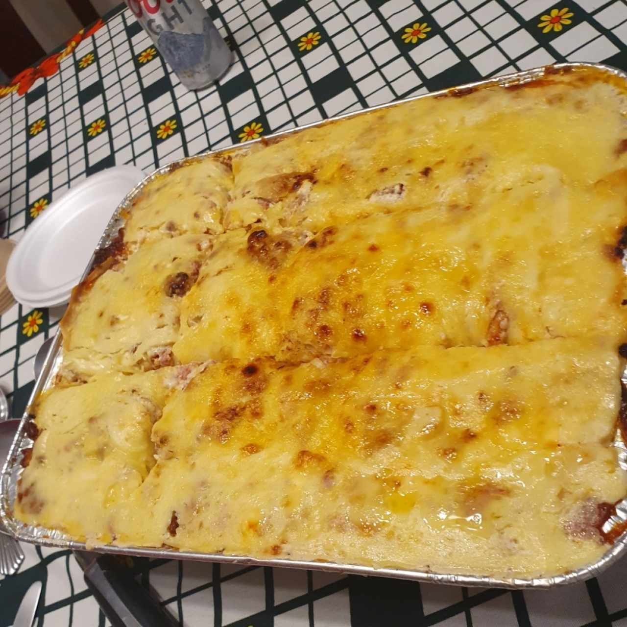 lasagña de carne gratinada ( badeja de 12 ) 