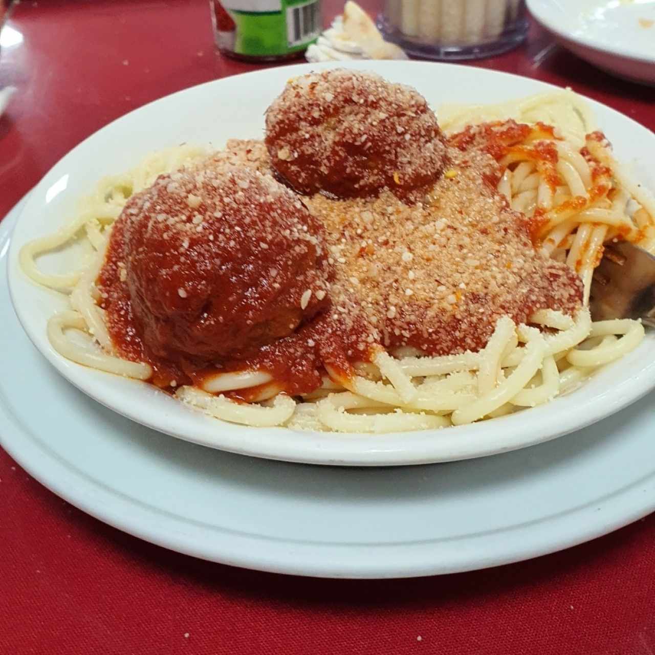 spaguetti con bolas de carne