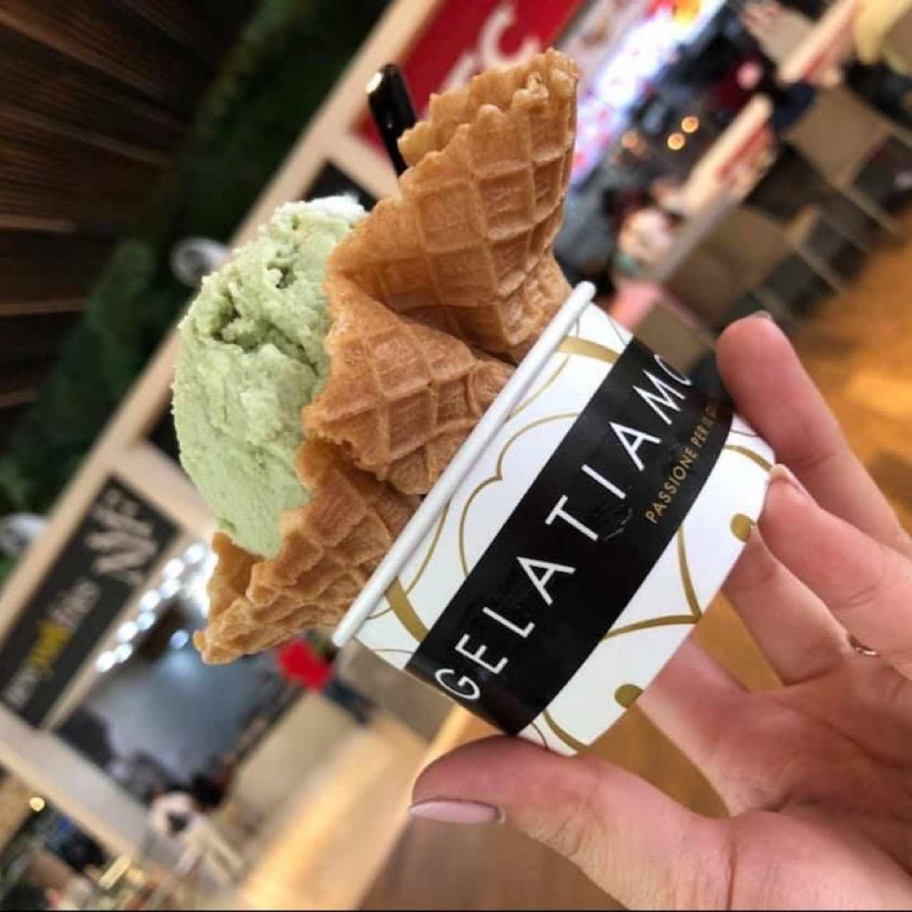 Helado en Cono/Vaso con sabor a Pistacho! 