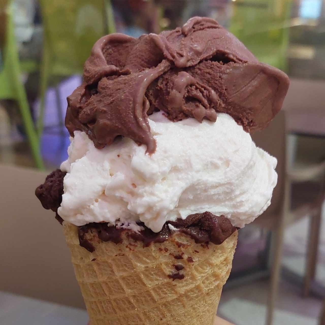 Helado de Chocolate amargo, Vainilla y Ferrero Rocher