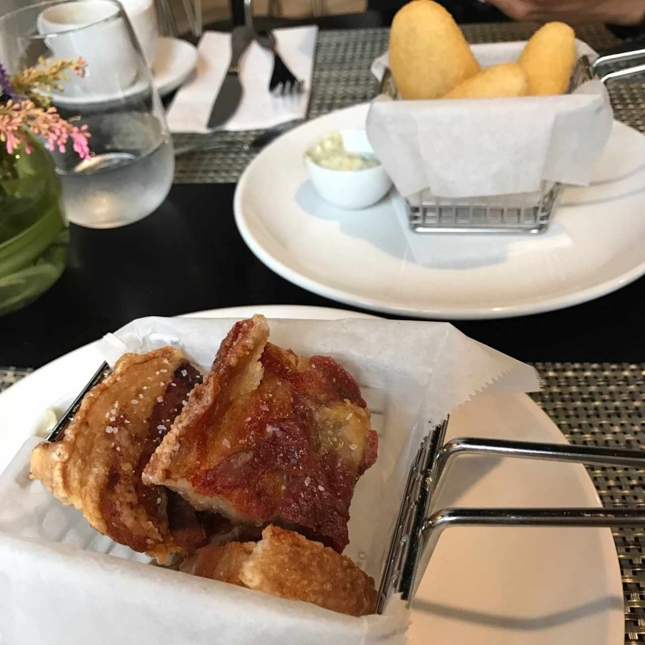 Chicharrones y Carimañolas