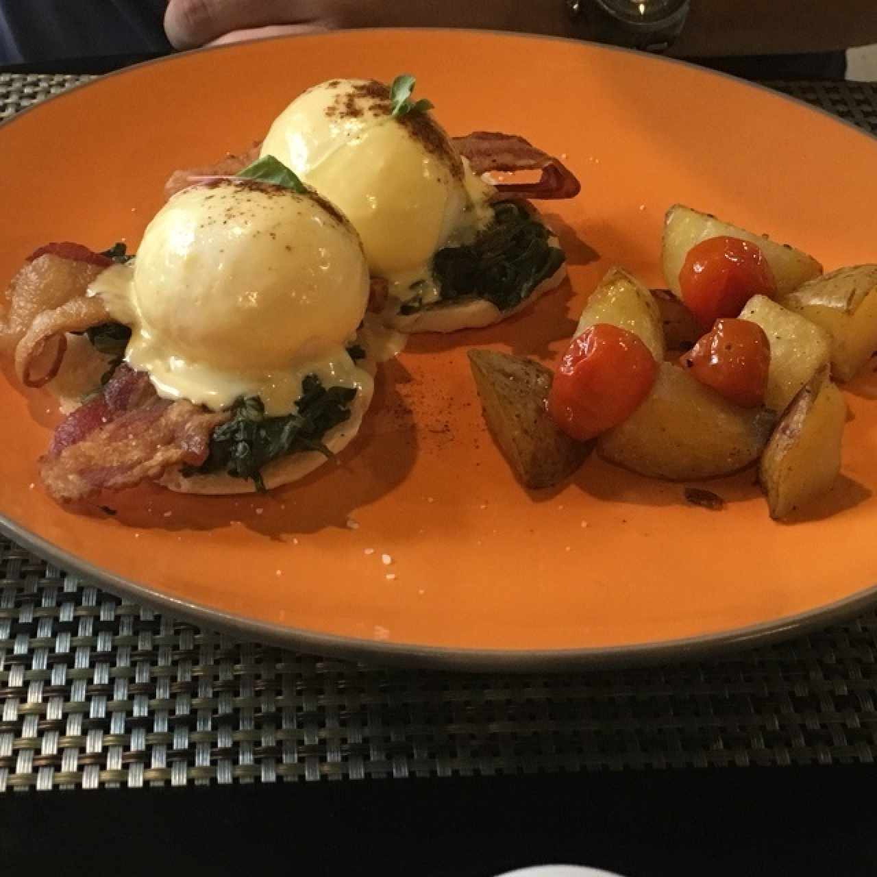 huevos benedicts