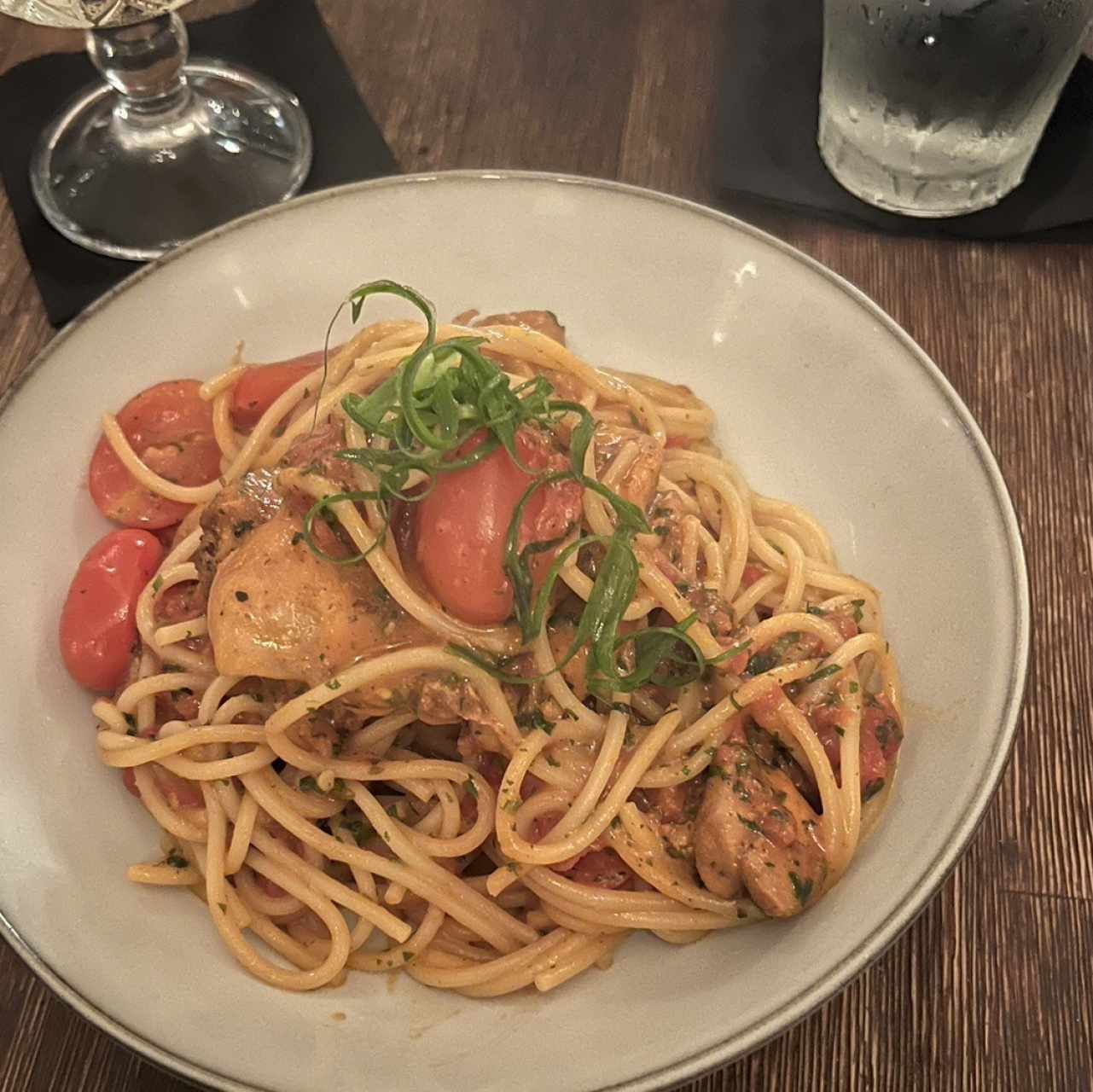 Pasta con Pollo guisado