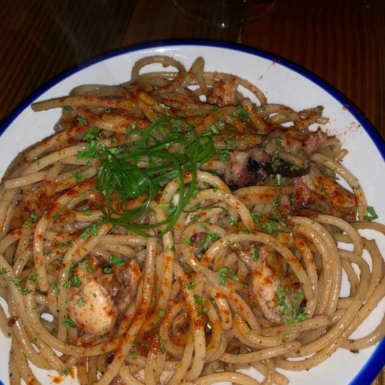 pasta con pulpo al oleo