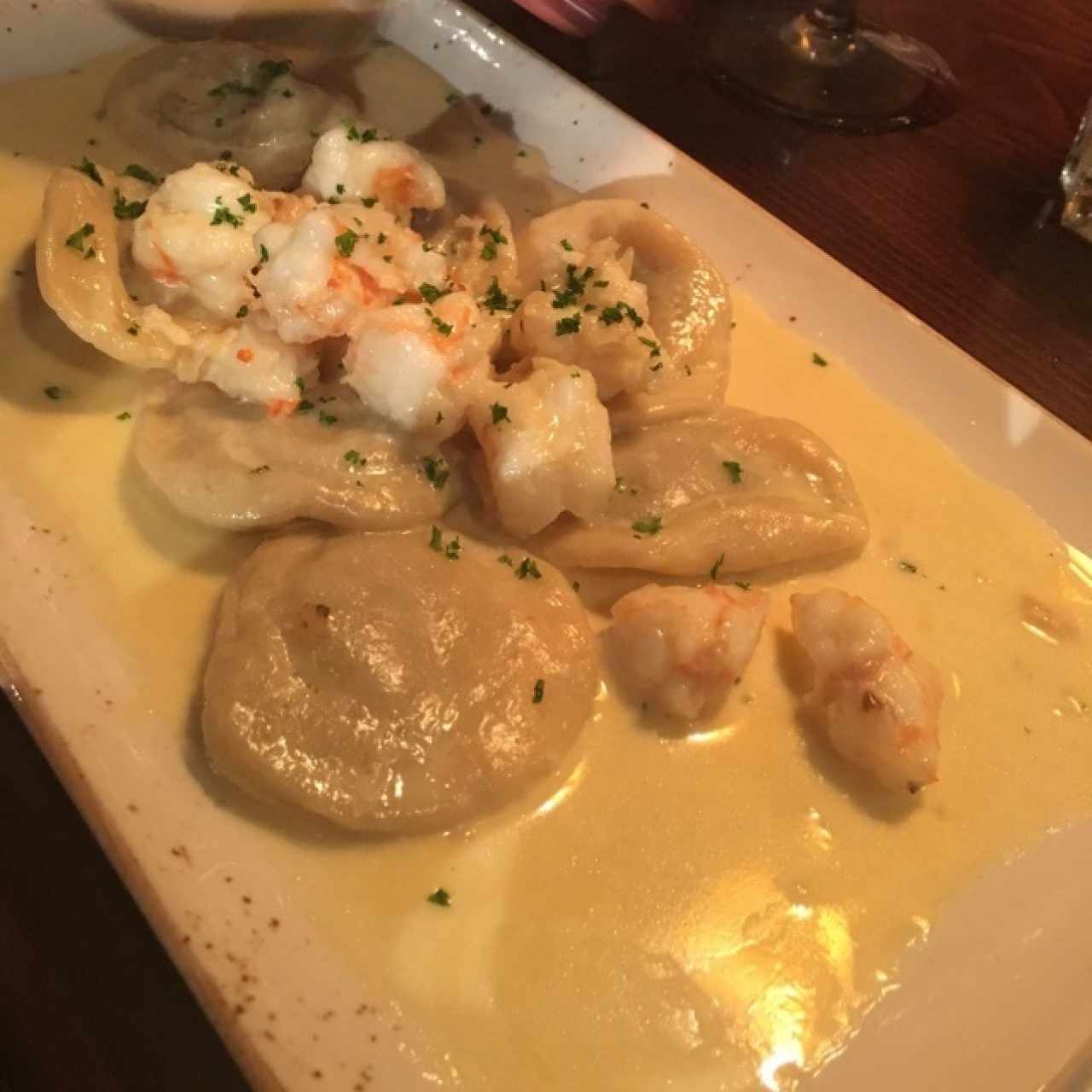 raviolis con camarones