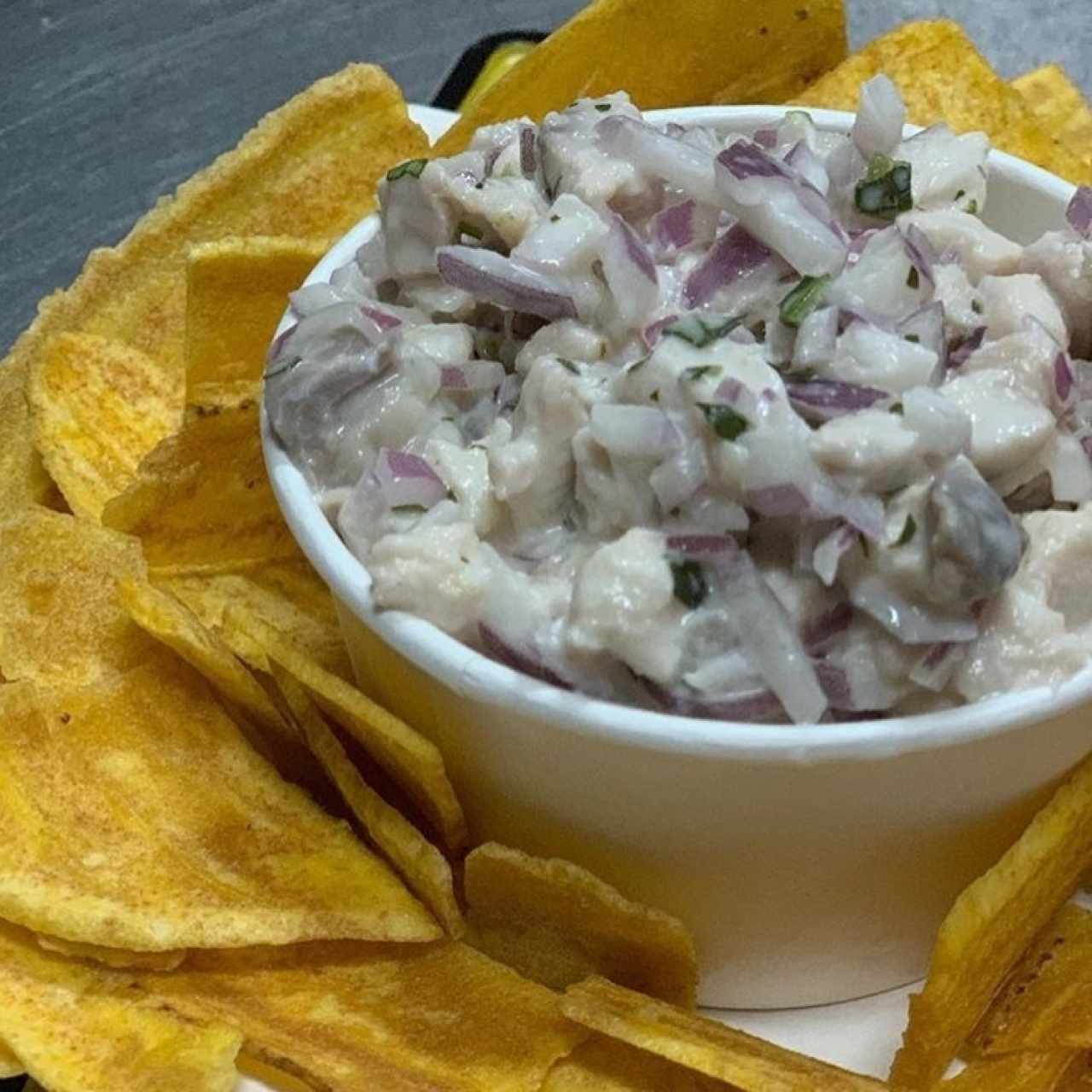 ceviche de corvina en salsa chipotle