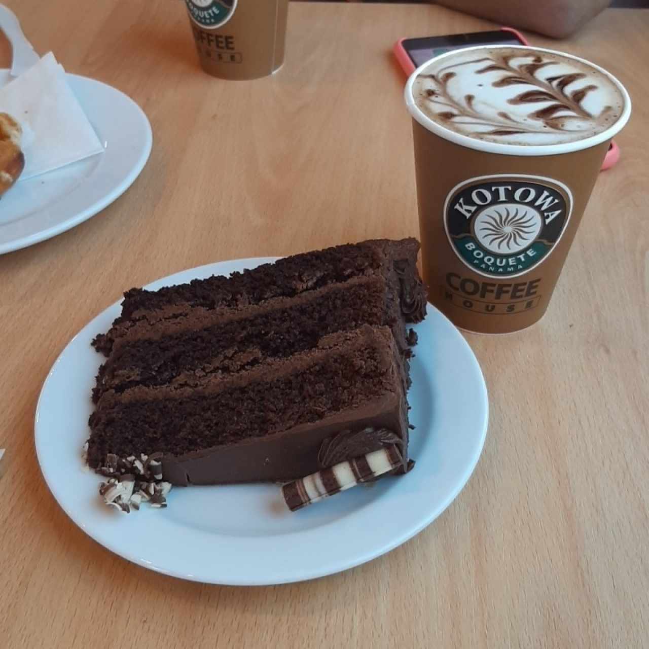 Mocaccino y torta de Chocolate