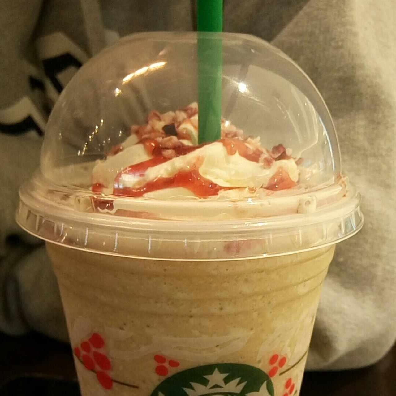 Cranberry white chocolate mocha (season)